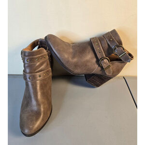 Women's Baretraps Brown Ankle Boots & Booties Size 6